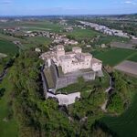 260px-torrechiara-drone-227270845692